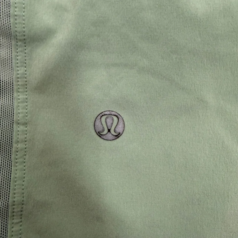 Lululemon Lined Running Shorts Men Medium Mint Green Athletic 6 In